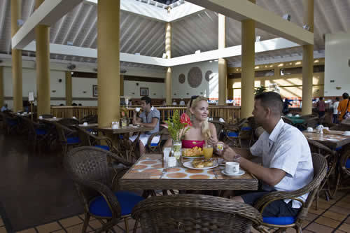 Sunsol Ecoland And Beach Resort Pedro Gonzalez Restoran fotoğraf